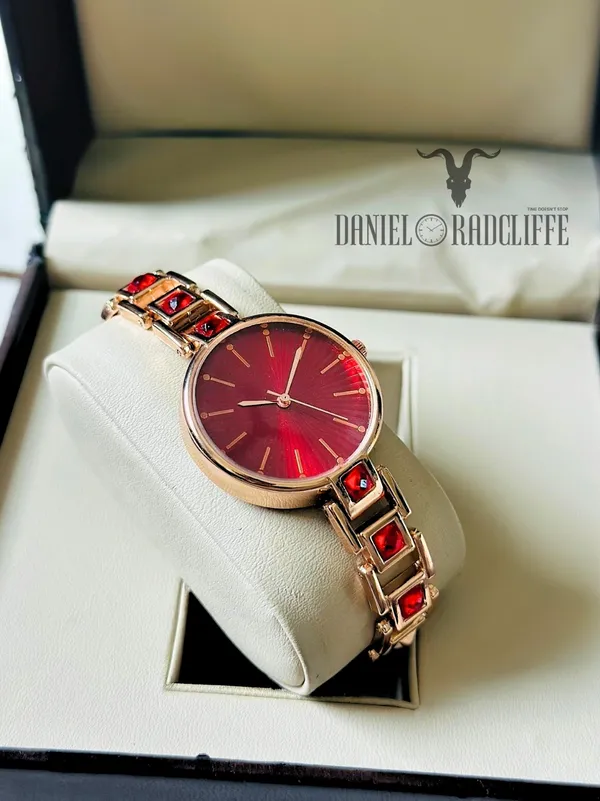 Red_Metal_Bracelet_Watch_for_Women