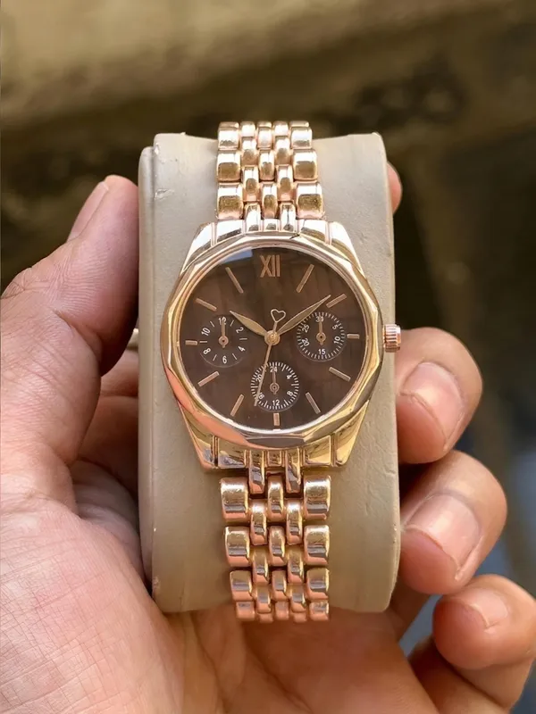 Rose_Gold_Analog_Link_Bracelet_Watch_With_Brown_Dial