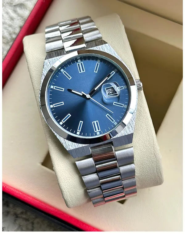 Silver_Metal_Analog_Watch_for_Men
