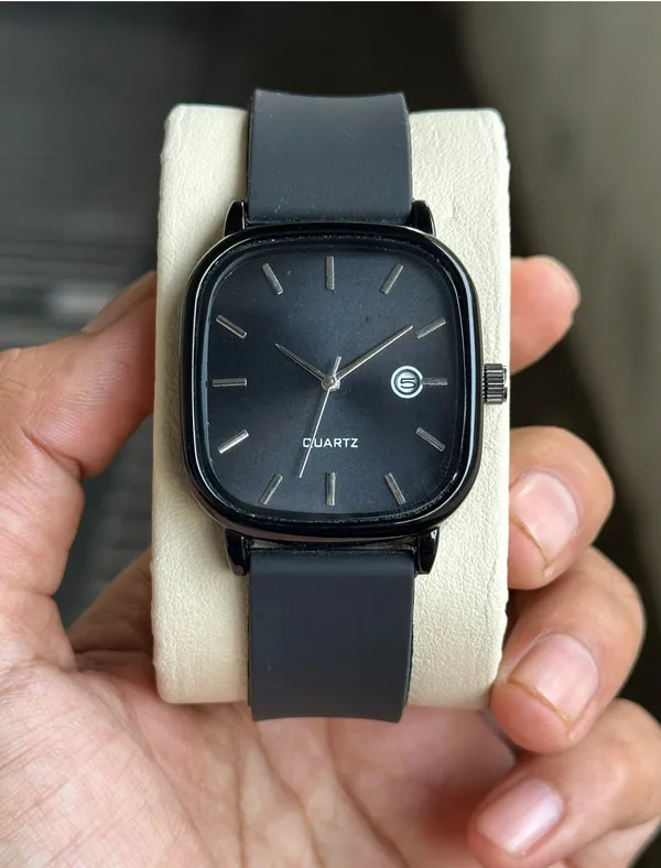 Black_Square_Dial_Quartz_Watch_for_Men_And_Men