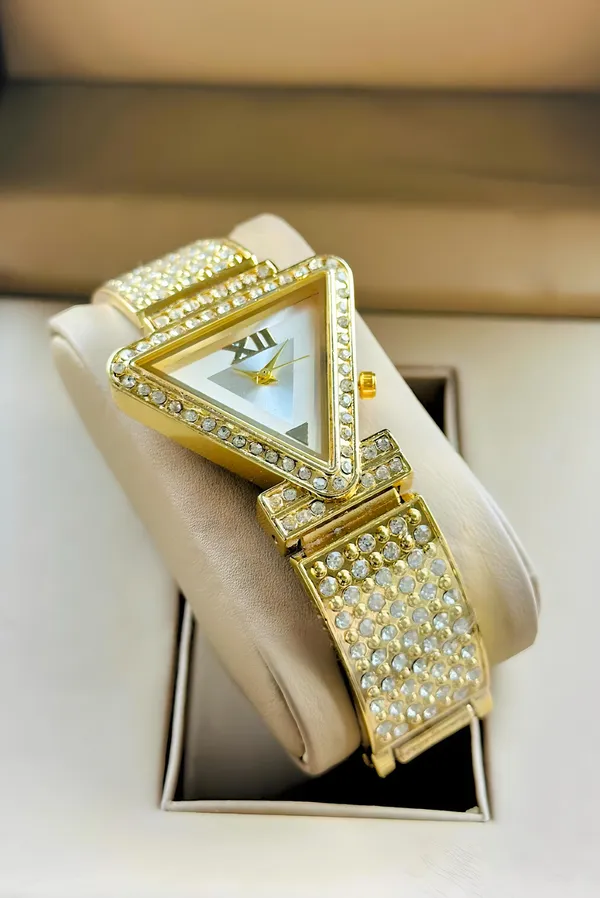 Gold_Tone_Crystal_Embellished_Analog_Watch_for_Women