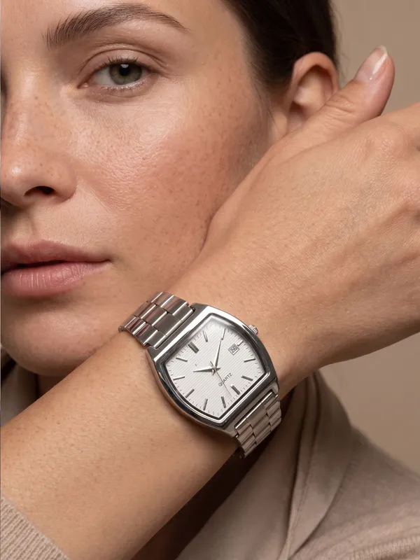 Silver_Metal_Analog_Watch_for_Men