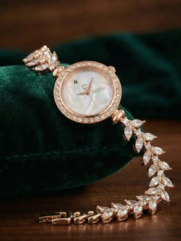 Rose_Gold_Crystal_Bracelet_Watch_for_Women