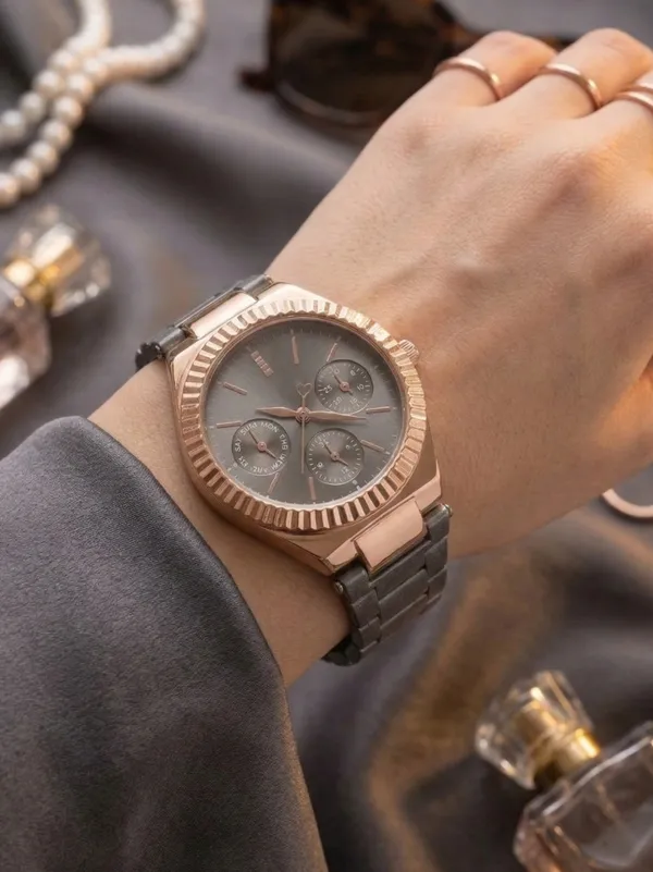 Rose_Gold_Metal_Analog_Watch_for_Adults