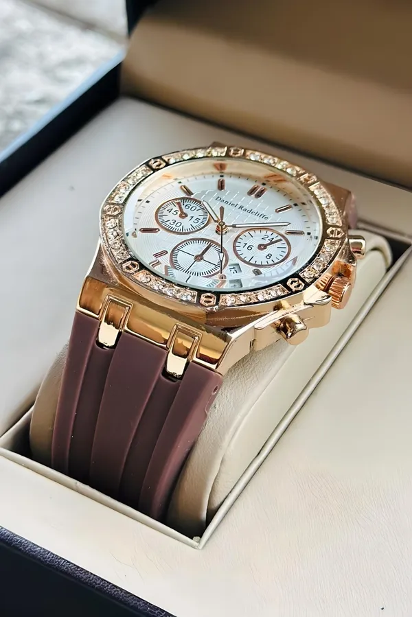 Daniel_Radcliffe_Rose_Gold_Chronograph_Watch_for_Men