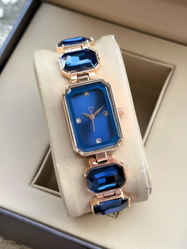 Blue_Analog_Crystal_Bracelet_Watch_for_Women