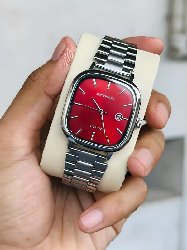 Red_Metal_Bracelet_Quartz_Watch