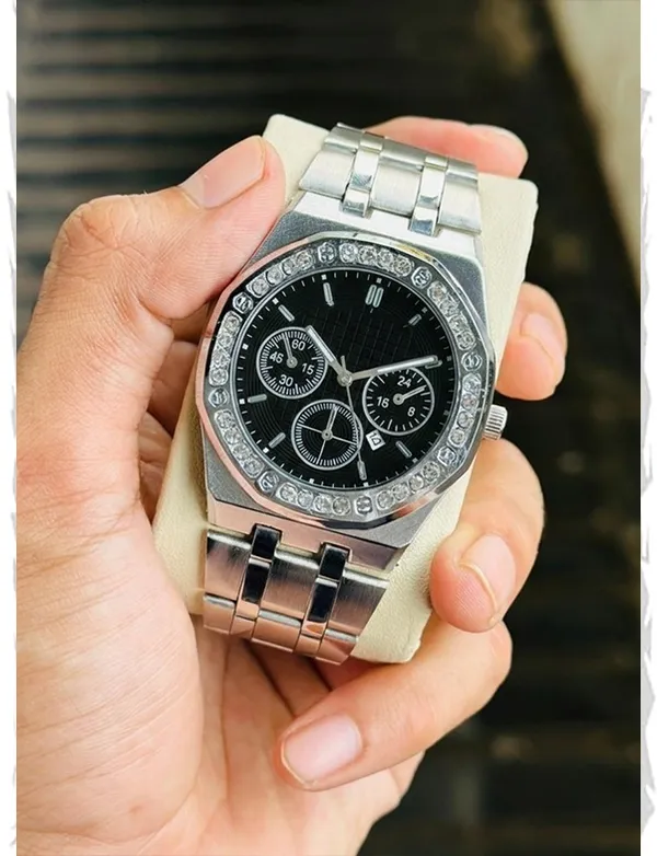 Silver_Metal_Chronograph_Watch_for_Men