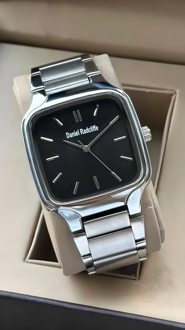 Silver_Metal_Rectangular_Watch_for_Unisex