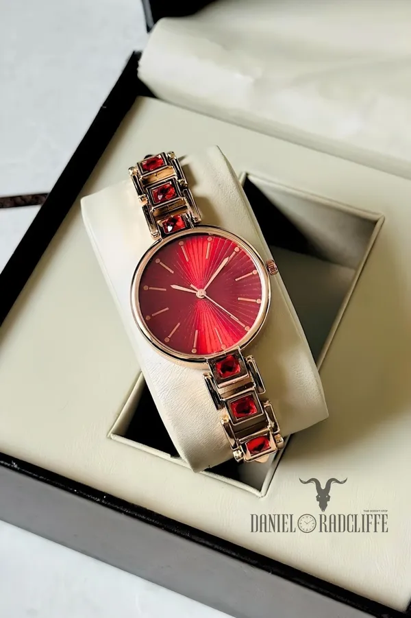 Red_Metal_Bracelet_Watch_for_Women