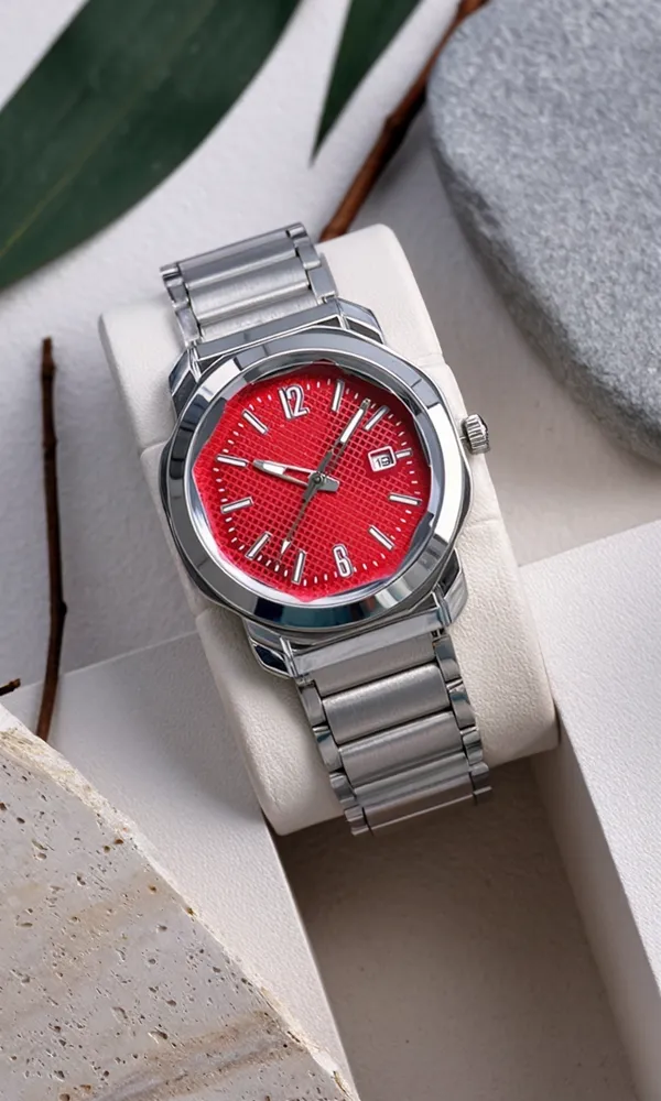 Silver_Metal_Analog_Watch_For_Everyday_Wear
