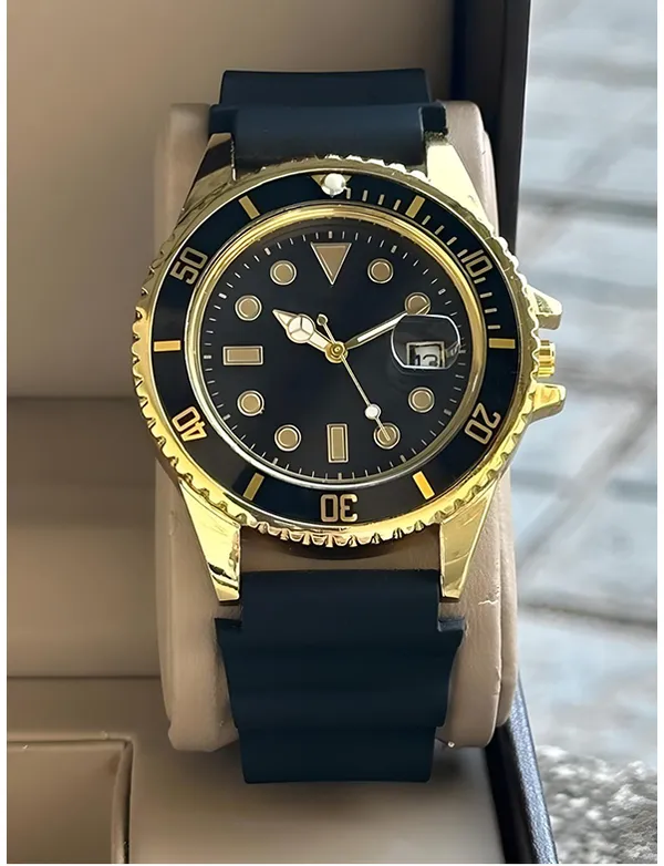 Gold_Silicone_Strap_Diver_Style_Watch_for_Men