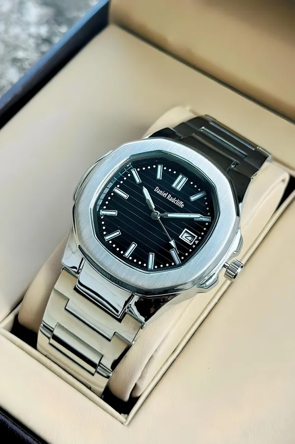 Silver_Metal_Analog_Watch_for_Men