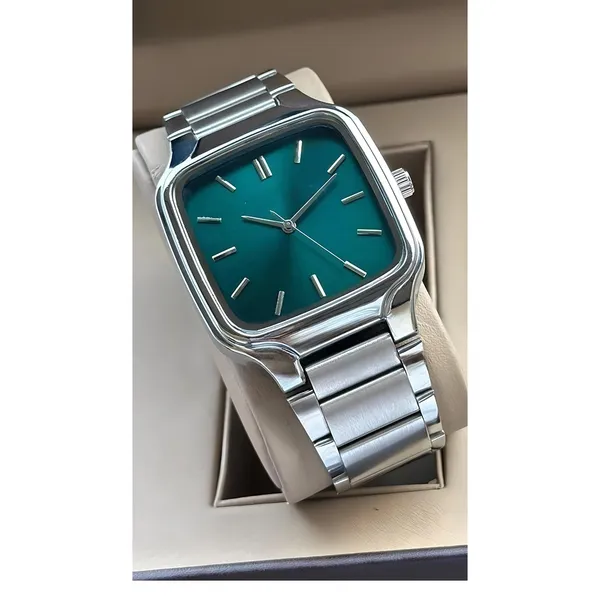 Silver_Metal_Square_Dial_Wrist_Watch