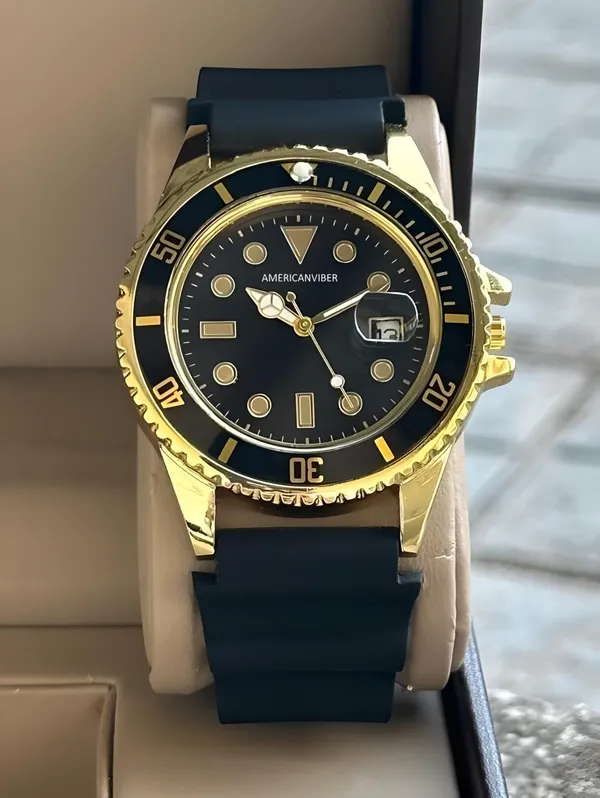 Gold_Silicone_Strap_Diver_Style_Watch_for_Men