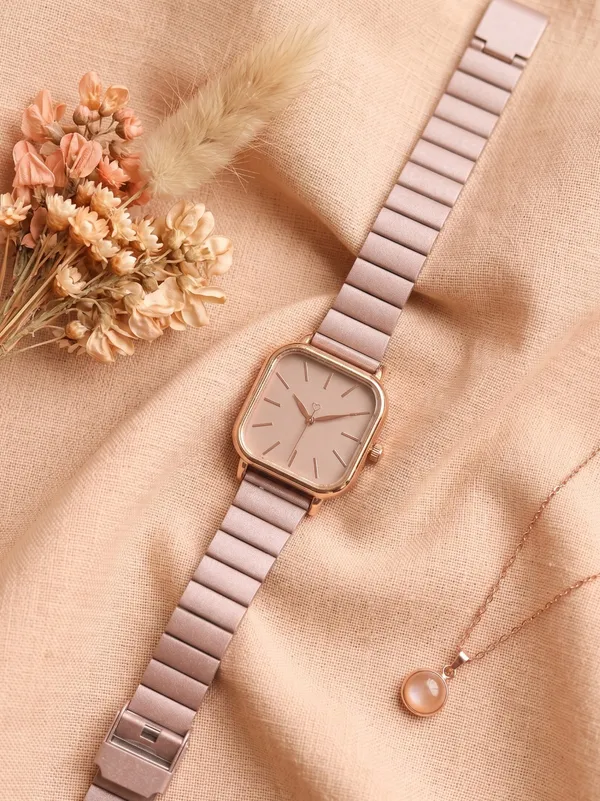 Rose_Gold_Metal_Square_Dial_Watch_for_Women