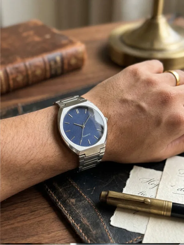 Silver_Metal_Blue_Dial_Analog_Watch_for_Men