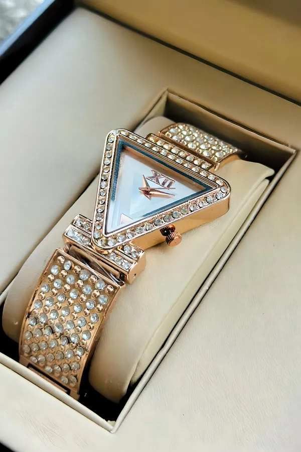 Rose_Gold_Crystal_Embellished_Analog_Watch_for_Women