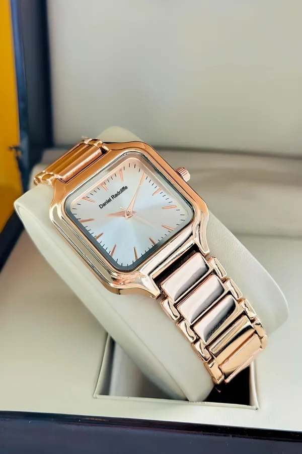 Rose_Gold_Metal_Square_Dial_Watch_for_Men_And_Women
