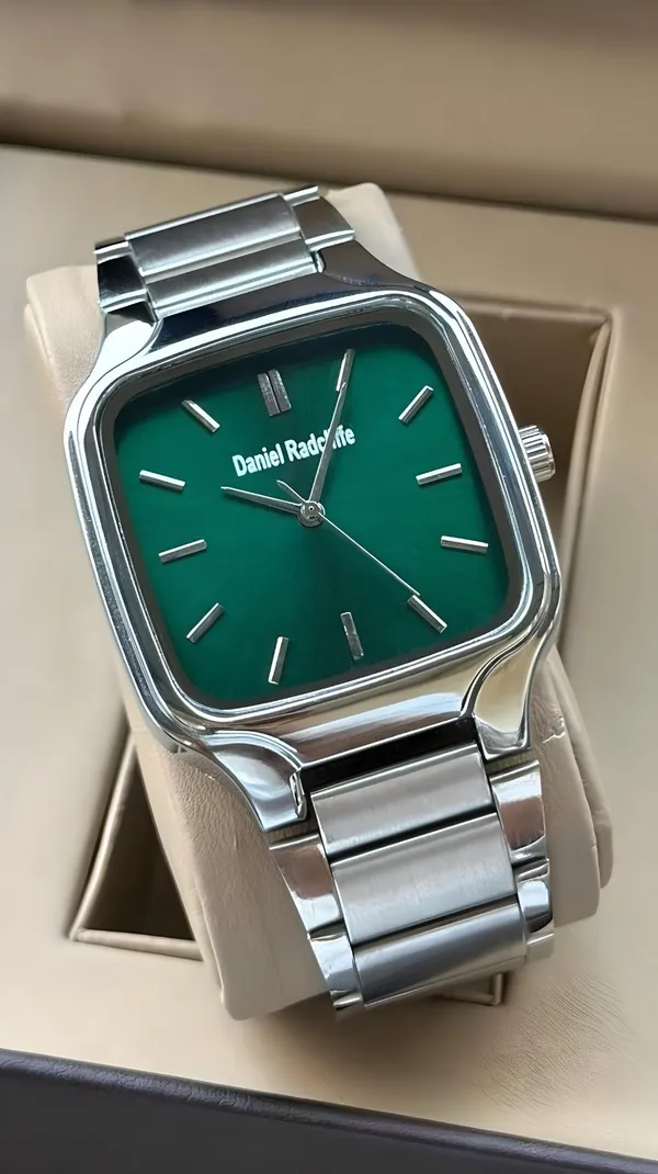 Green_Metal_Analog_Watch_for_Adults