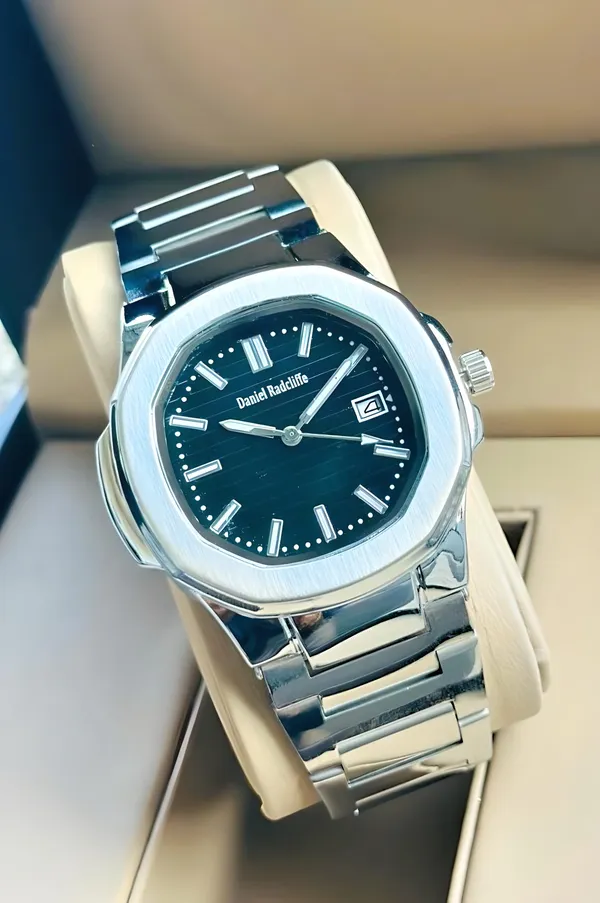 Silver_Metal_Analog_Watch_for_Men