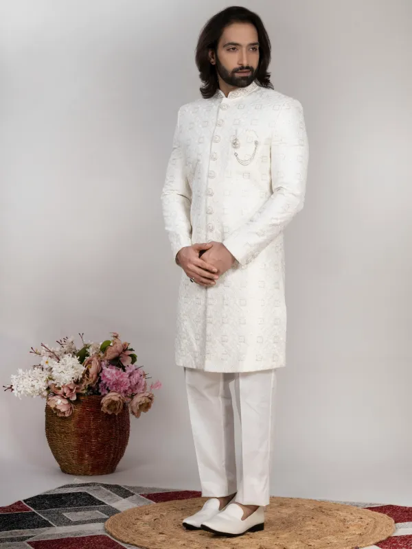 White_Embroidered_Sherwani_Set_With_Pajama_Mojri_For_Men_White