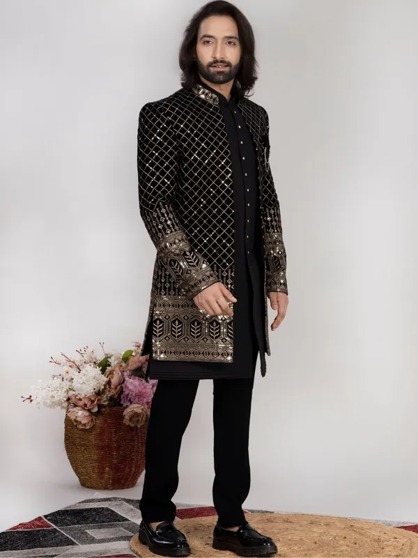 Black_Velvet_Regular_Fit_Embroidered_Indo-Western_For_Men