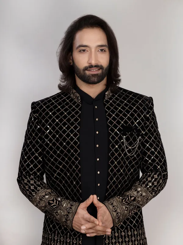 Black_Velvet_Regular_Fit_Embroidered_Indo-Western_For_Men