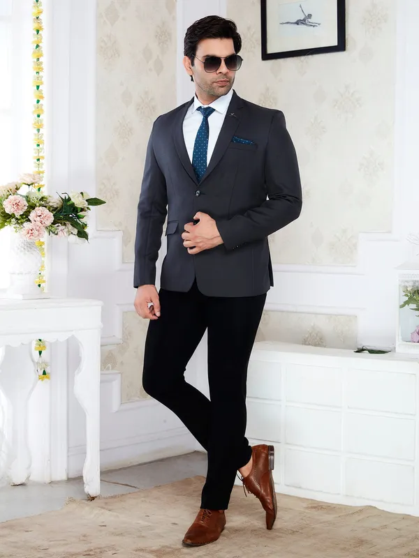 Charcoal_Grey_Men’s_Regular_Fit_Formal_Blazer