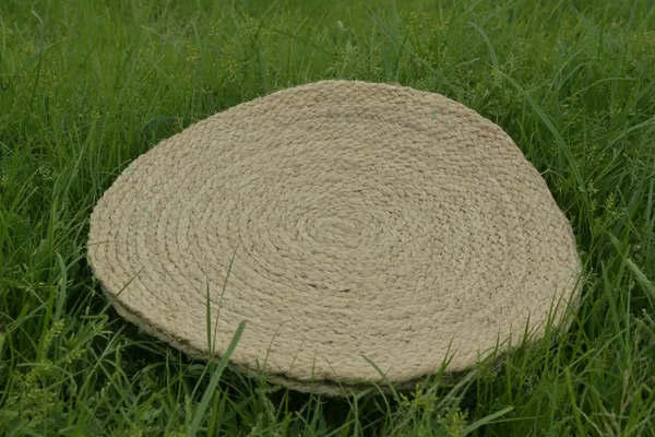 Banana_Fibre_Round_Braided_Textured_Area_Rug