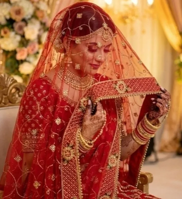Red_Net_Gold_Zari_Thread_Embroidered_Bridal_Dupatta_For_Women