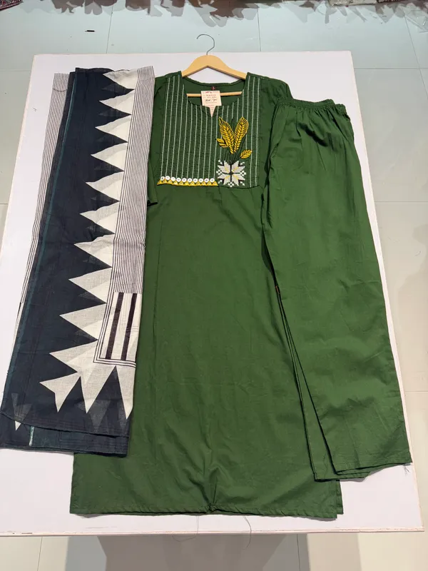 Green_Cotton_Straight_Embroidered_Kurti_Set_For_Women