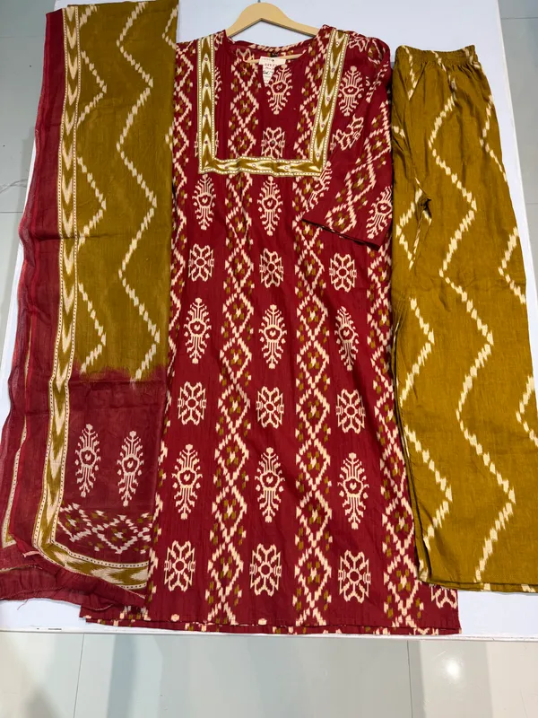 Maroon_Cotton_Straight_Printed_Kurti_Set_For_Women