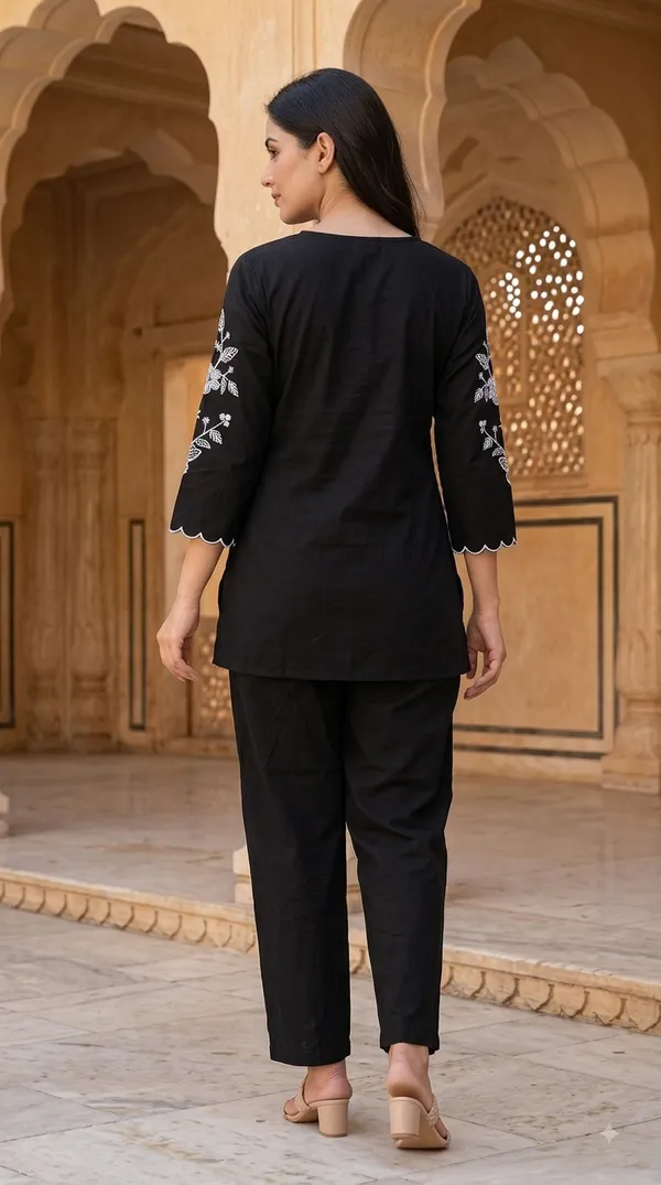 Black_Cotton_Floral_Print_Straight_Kurta_Co-Ord_Set_For_Women