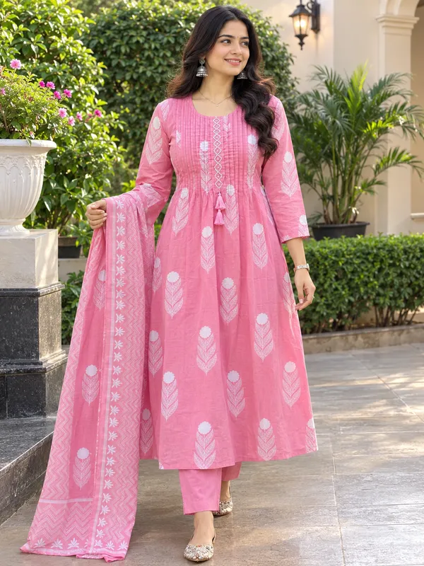 Pink_Cotton_Floral_Print_Anarkali_Kurti_Set_For_Women