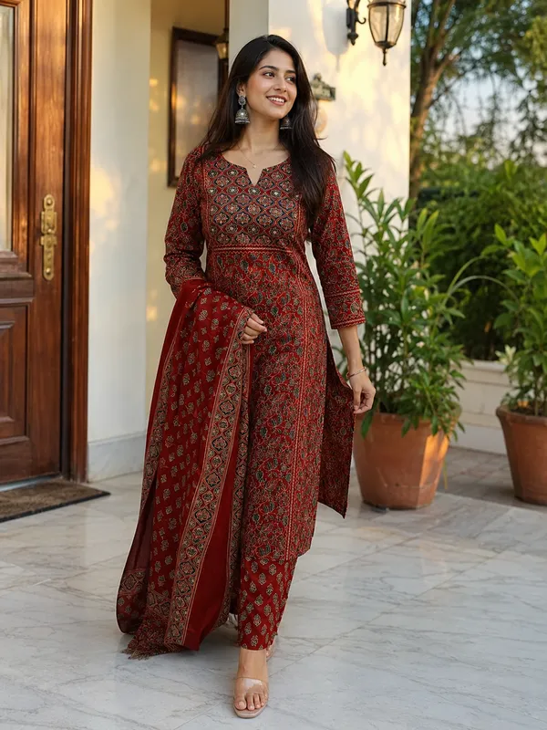 Red_Cotton_Straight_Printed_Kurti_Set_For_Women