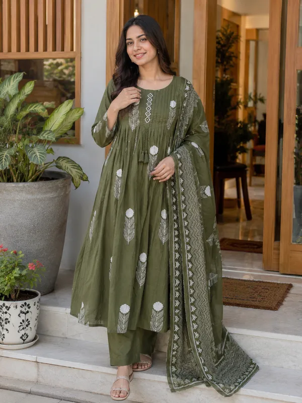 Olive_Cotton_Botanical_Print_Straight_Kurti_Set_For_Women