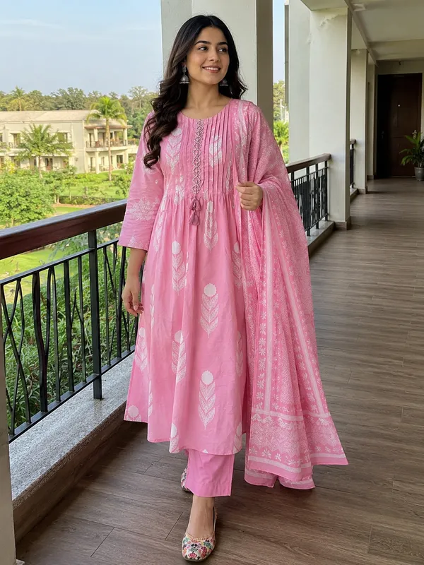 Pink_Cotton_Floral_Print_Anarkali_Kurti_Set_For_Women