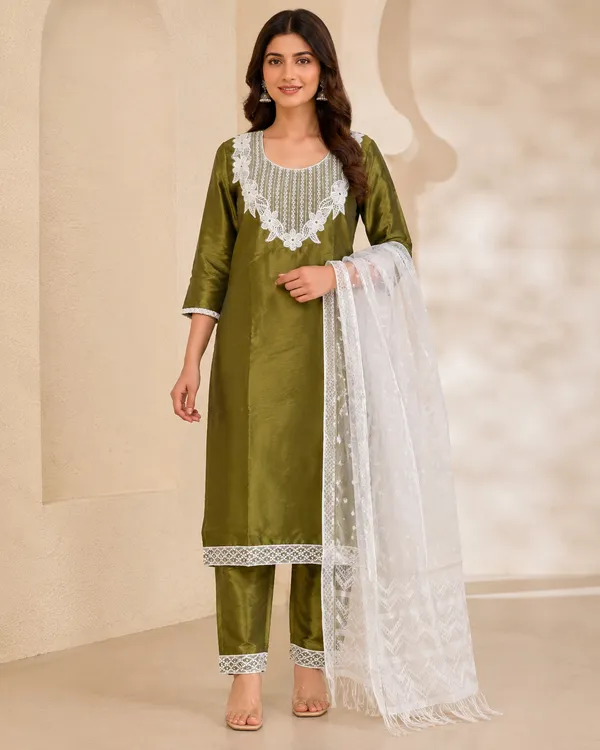 Green_Silk_Straight_Embroidered_Kurta_Set_For_Women