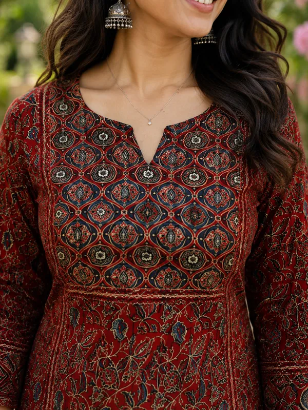 Red_Cotton_Straight_Printed_Kurti_Set_For_Women