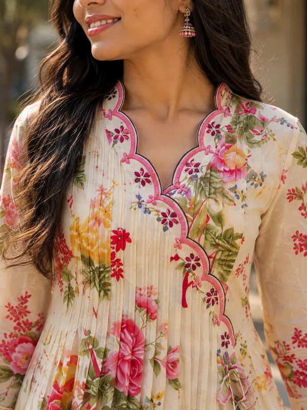 Cream_Cotton_Straight_Floral_Print_Kurti_Set_For_Women