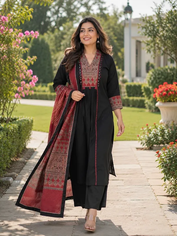 Black_Cotton_Printed_Straight_Kurti_Set_For_Women