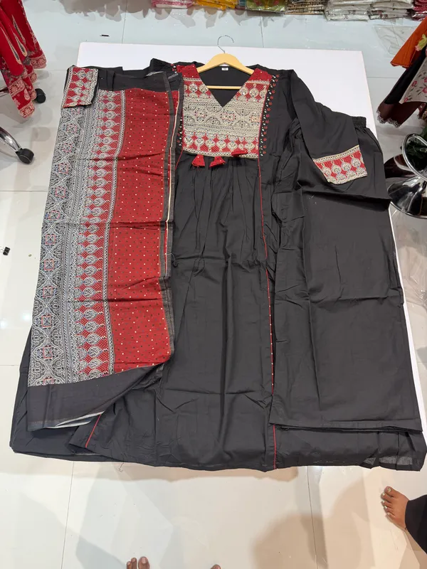Black_Cotton_Printed_Straight_Kurti_Set_For_Women