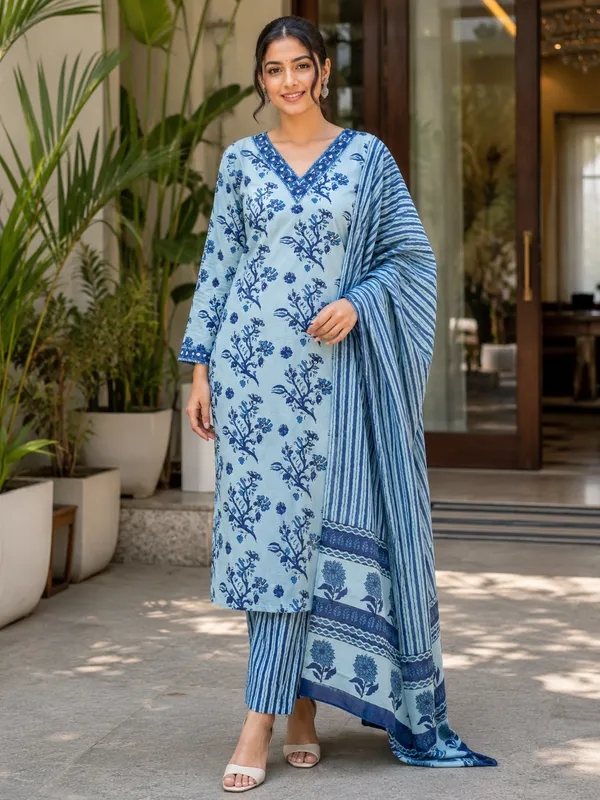 Blue_Cotton_Straight_Floral_Print_Striped_Kurti_Set_For_Women