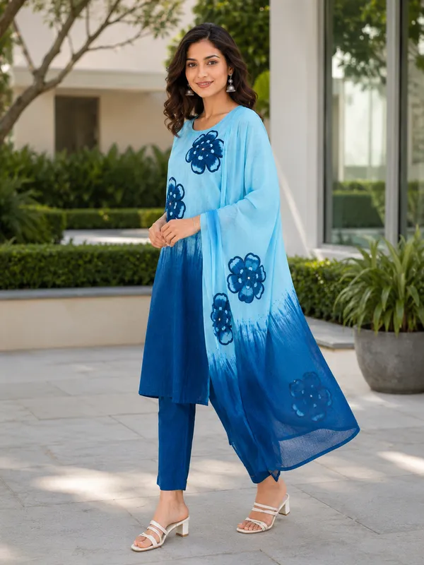 Blue_Cotton_Straight_Floral_Print_Kurti_Set_For_Women