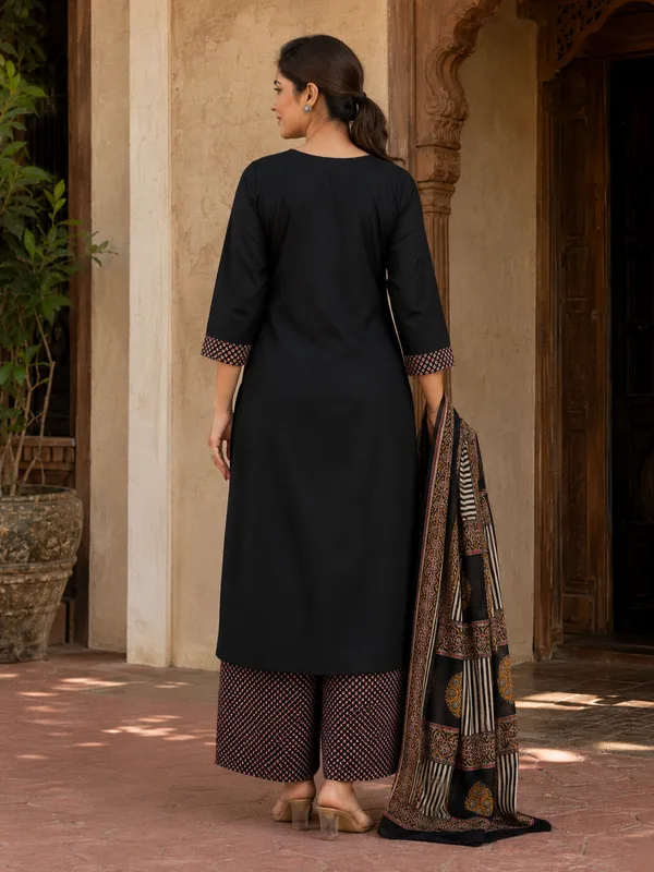 Black_Cotton_Printed_Kurta_Palazzo_Dupatta_Set_For_Women