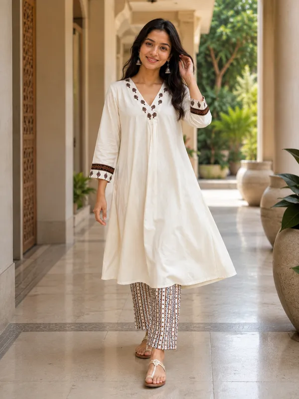 White_Cotton_Floral_Anarkali_Kurti_Set_For_Women