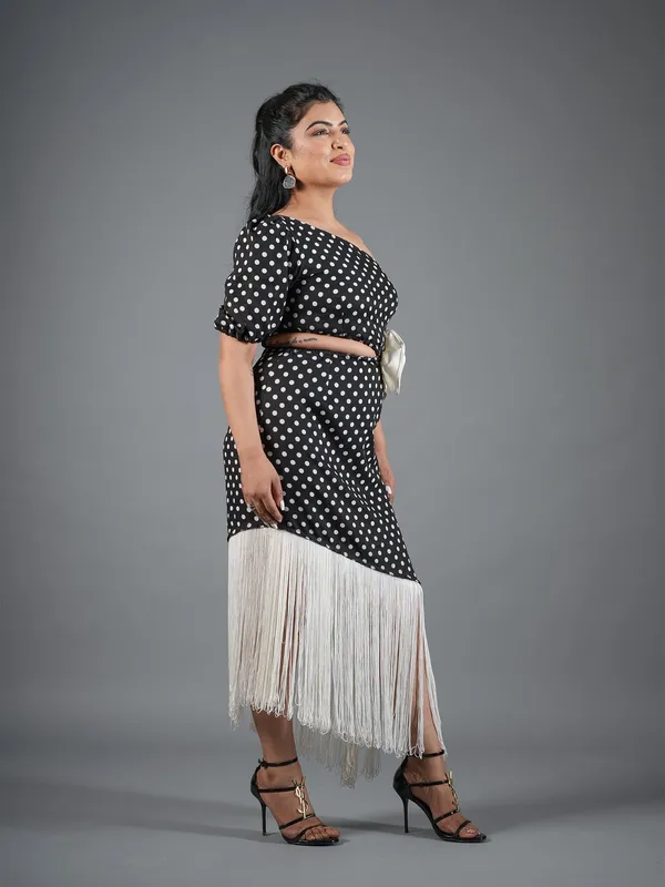 The_Monochrome_Retro_Polka_Fringe_Midi