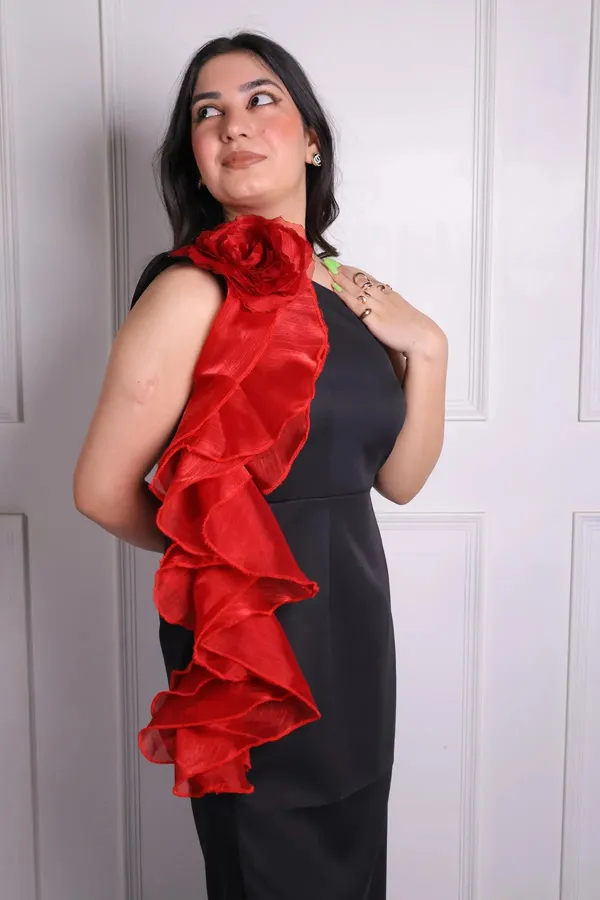 Retro_Frill_Black_Gown