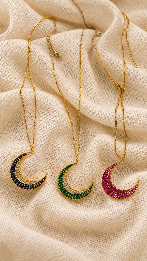 Green_Half_Moon_Chain_Pendant_For_Women